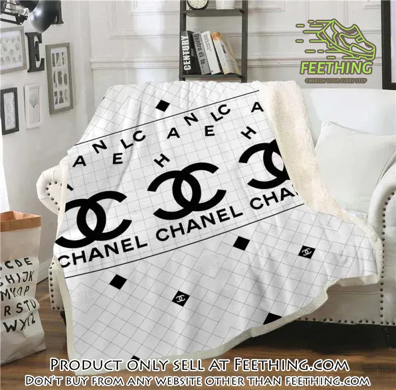 Chanel white fashion luxury brand fleece blanket comfortable blanket ft3448392